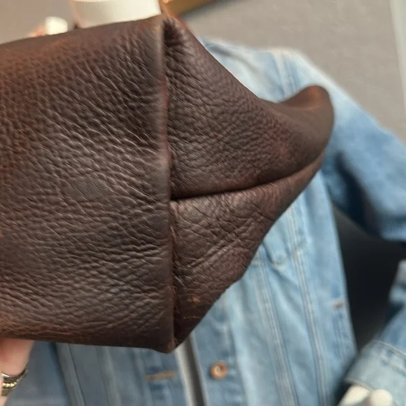 KMM&Co large brown Kodiak leather tote - Picture 11 of 17